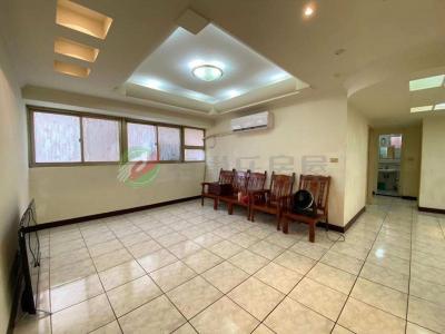 冠倫大國-10樓    大有商圈超大4房,桃園市桃園區電梯大樓出售